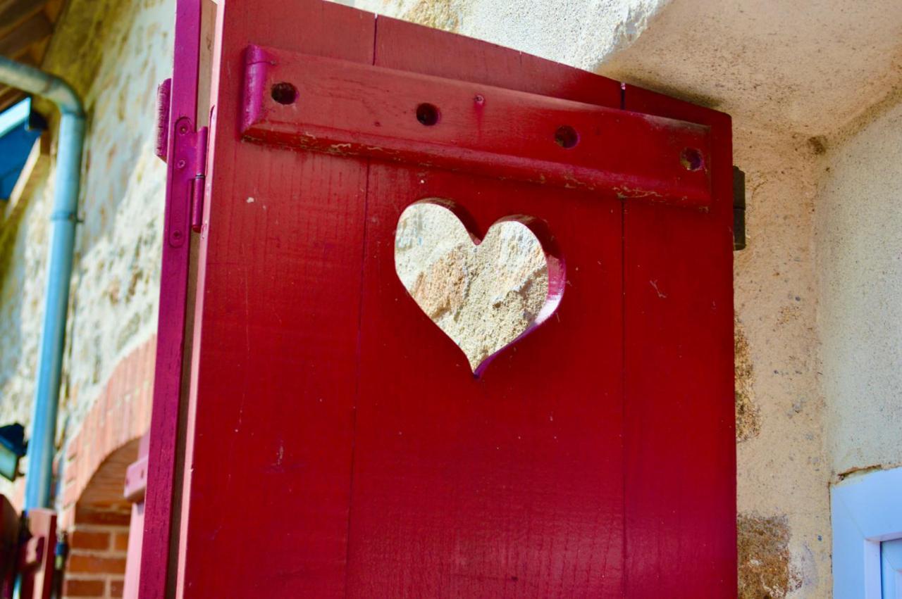 Bed and Breakfast La Pichonniere Isigny-le-Buat Exterior foto