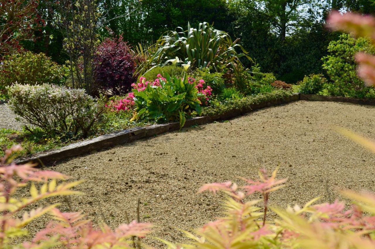 Bed and Breakfast La Pichonniere Isigny-le-Buat Exterior foto