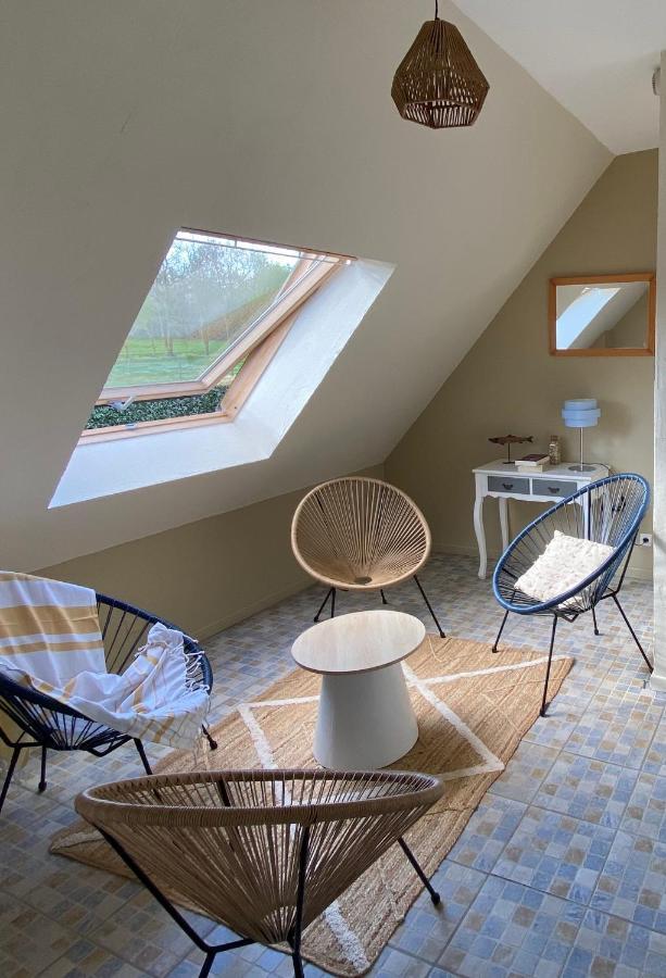 Bed and Breakfast La Pichonniere Isigny-le-Buat Exterior foto