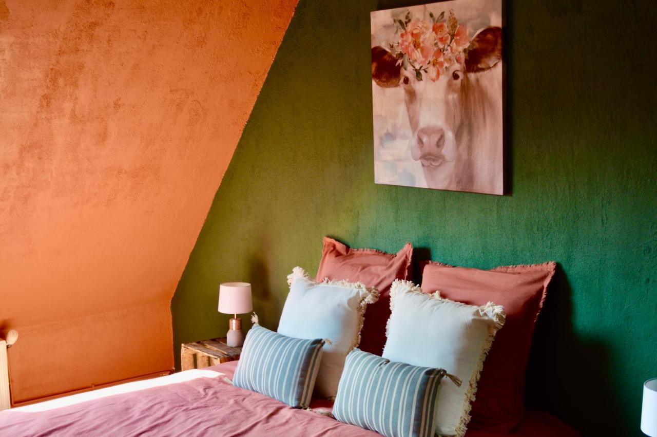 Bed and Breakfast La Pichonniere Isigny-le-Buat Exterior foto