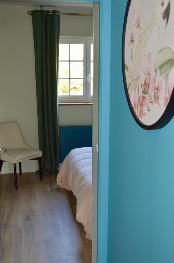 Bed and Breakfast La Pichonniere Isigny-le-Buat Exterior foto